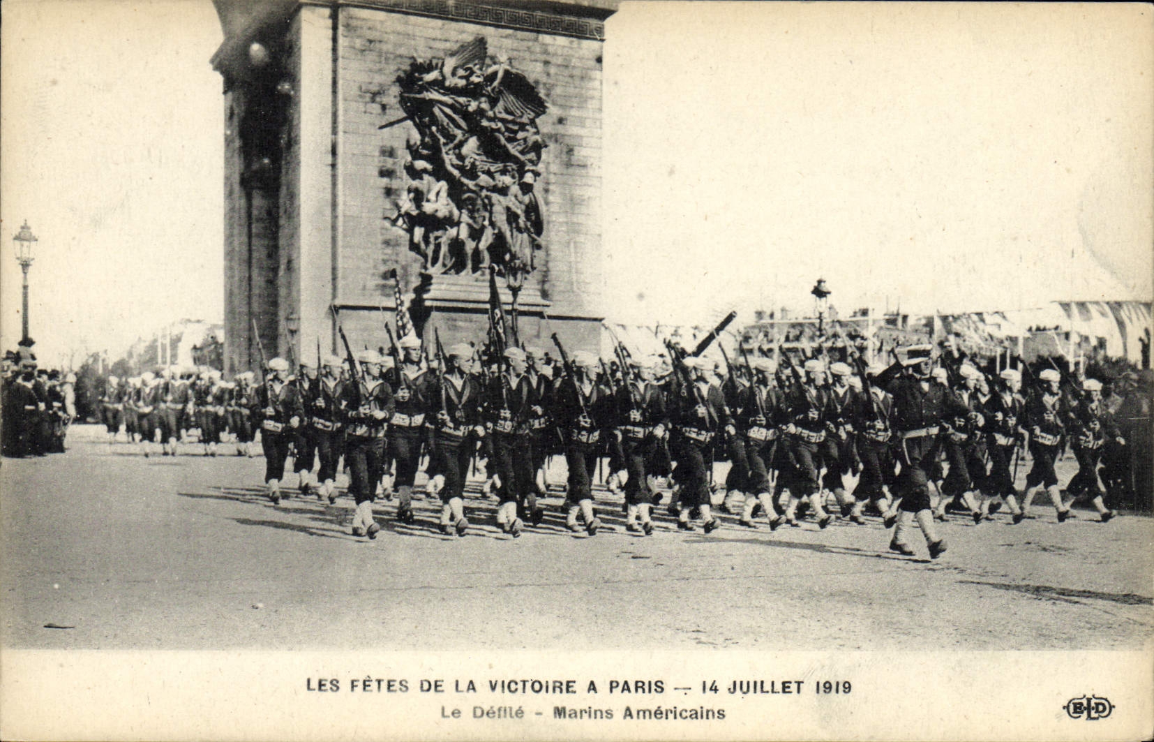 CPA Militaria Fetes de la Victoire 14 juillet 1919 le defile Marins americains
