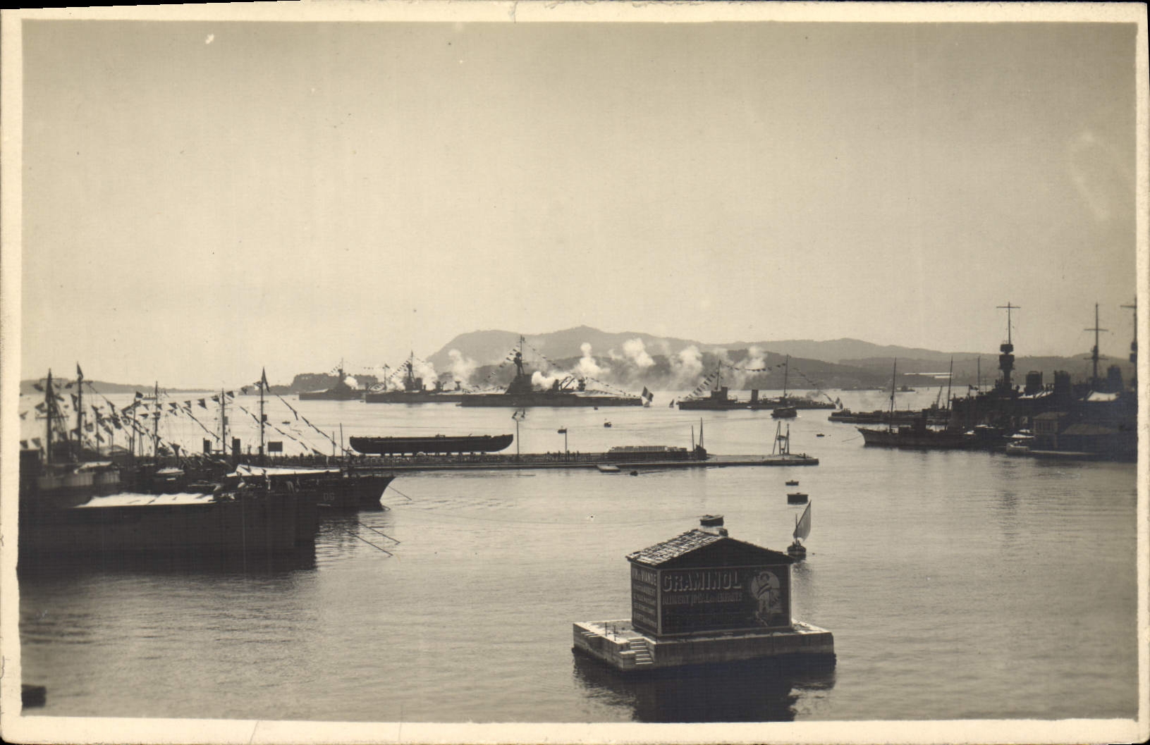 CARTE PHOTO Bateau Guerre 