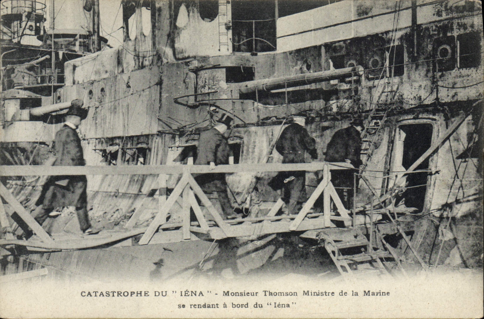 VINTAGE POSTCARD Bateau War Catastrophe of Iena Mr Thomson going Ministre for the marine has edge of Iena