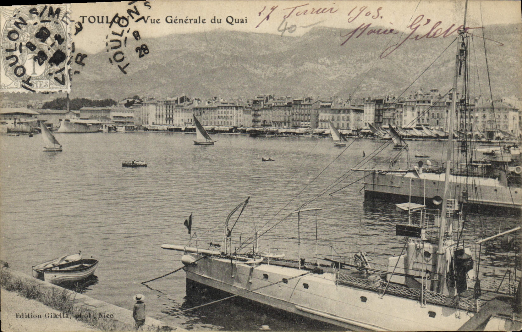 CPA Bateau Guerre Toulon Vue generale du quai
