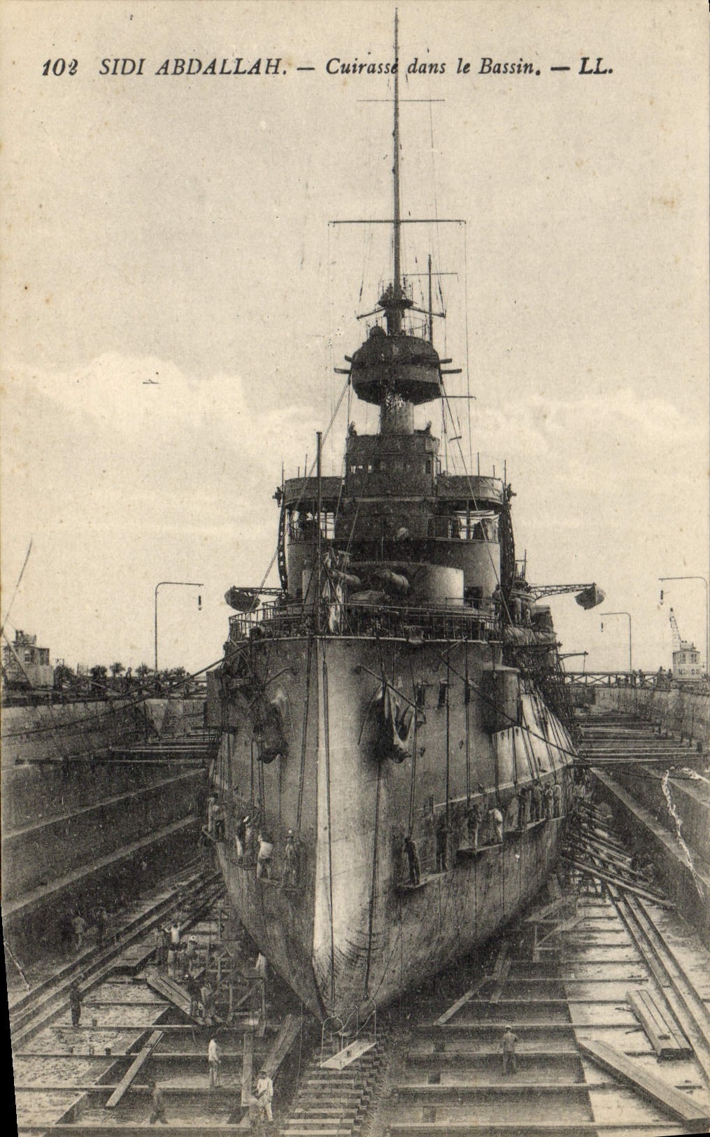 CPA Bateau Guerre Sidi Abdallah Cuirasse dans le bassin