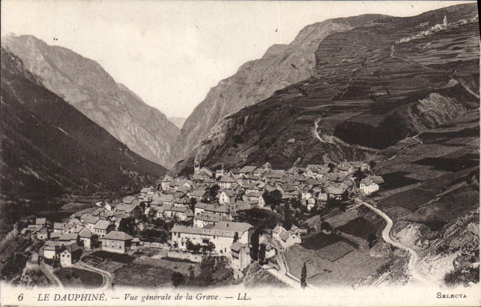 CPA La Dauphine Vue Generale de la Grave