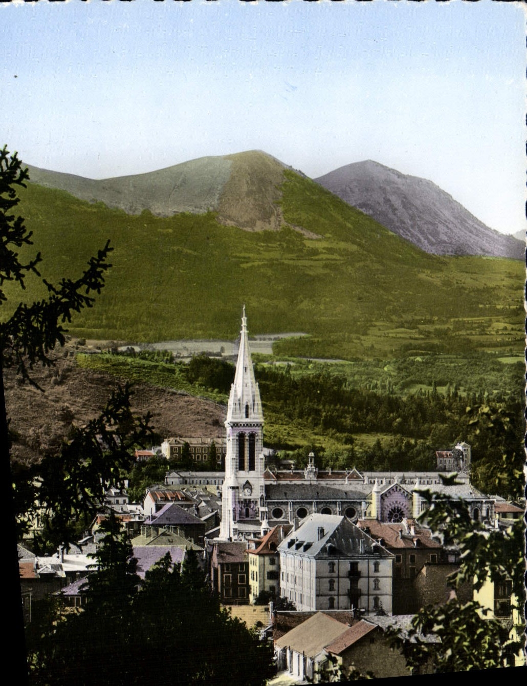 MODERN CARD Gap the Cathedral Seen of the Hill of Saint Lie