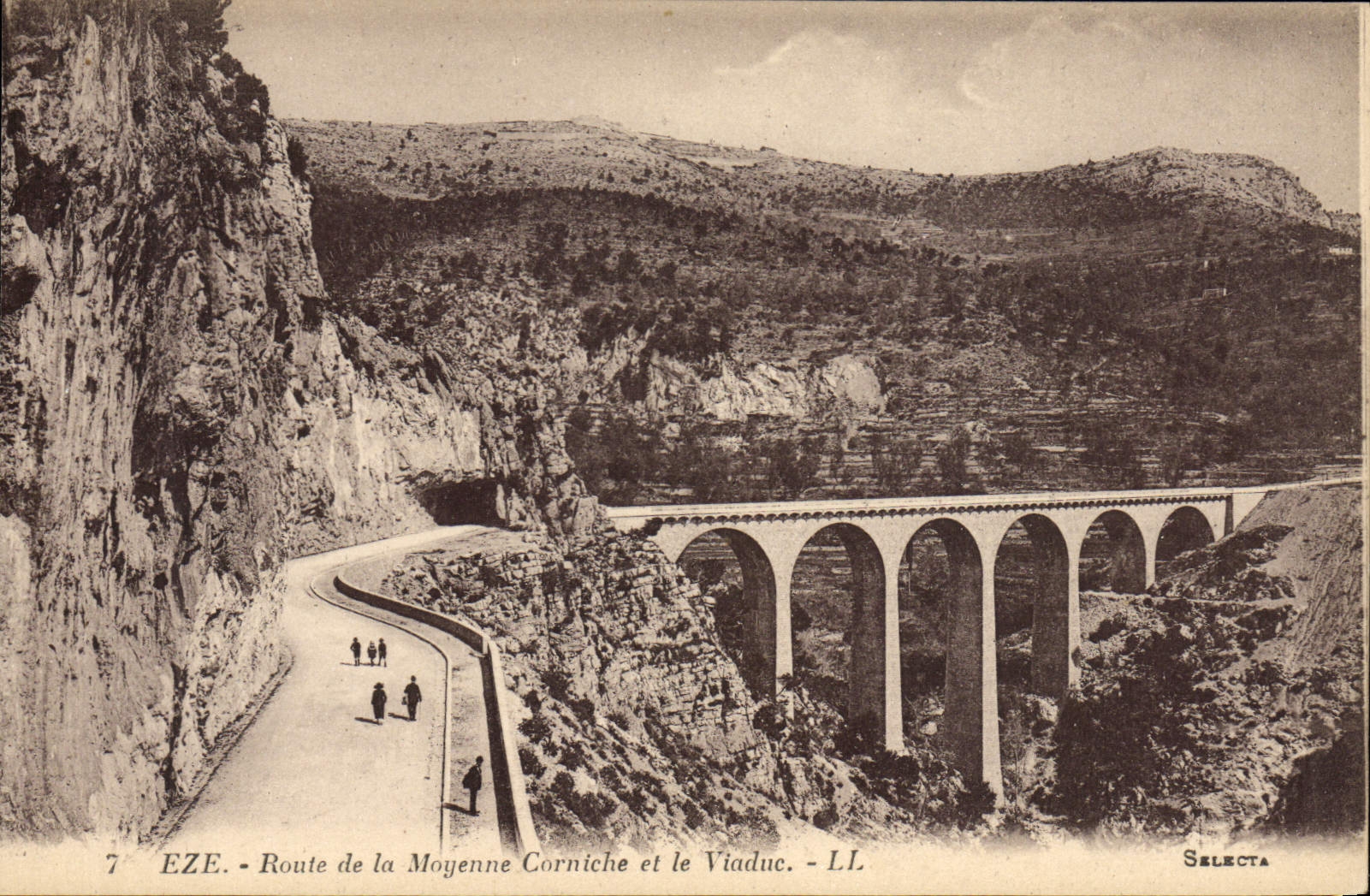 CPA Eze Route de la Moyenne Corniche et le Viaduc