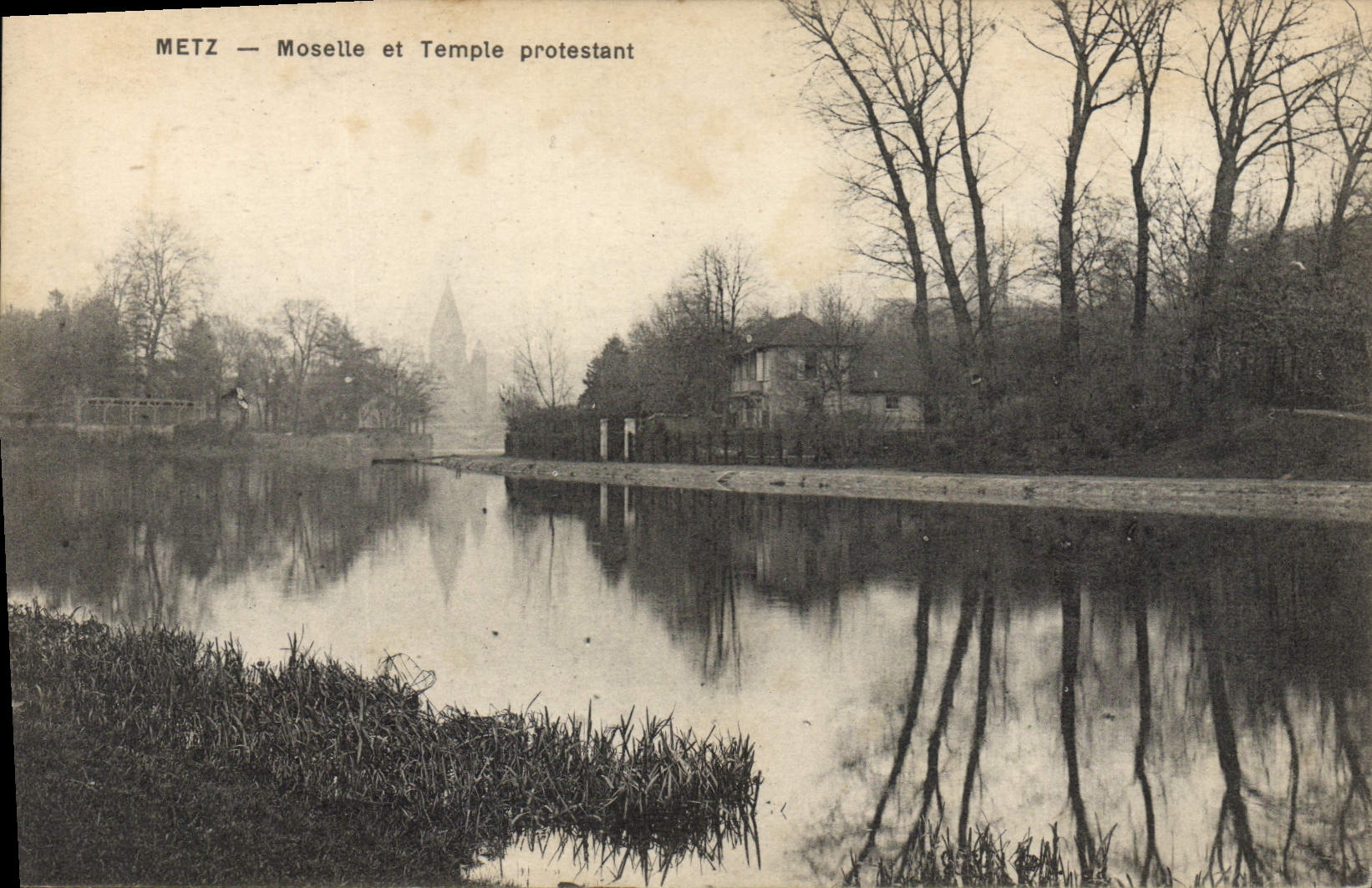 POSTAL Metz de la VENDIMIA el Mosela y el templo protestante