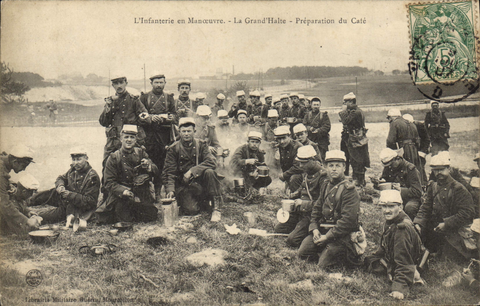 CPA L'infanterie en manoeuvre La grand halte Preparation du cafe Militaria