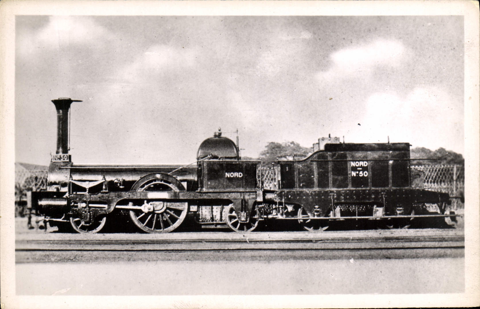 VINTAGE POSTCARD Train Engine 50 Gravelines Serie 17 has 50 of the Company of Standard North Clapeyron
