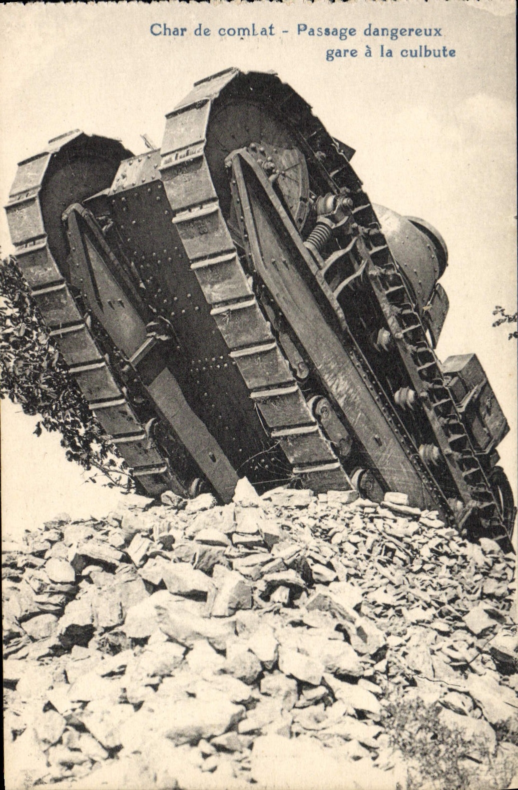 CPA Militaria Tank Char de combat Passage dangereux gare a la culbute
