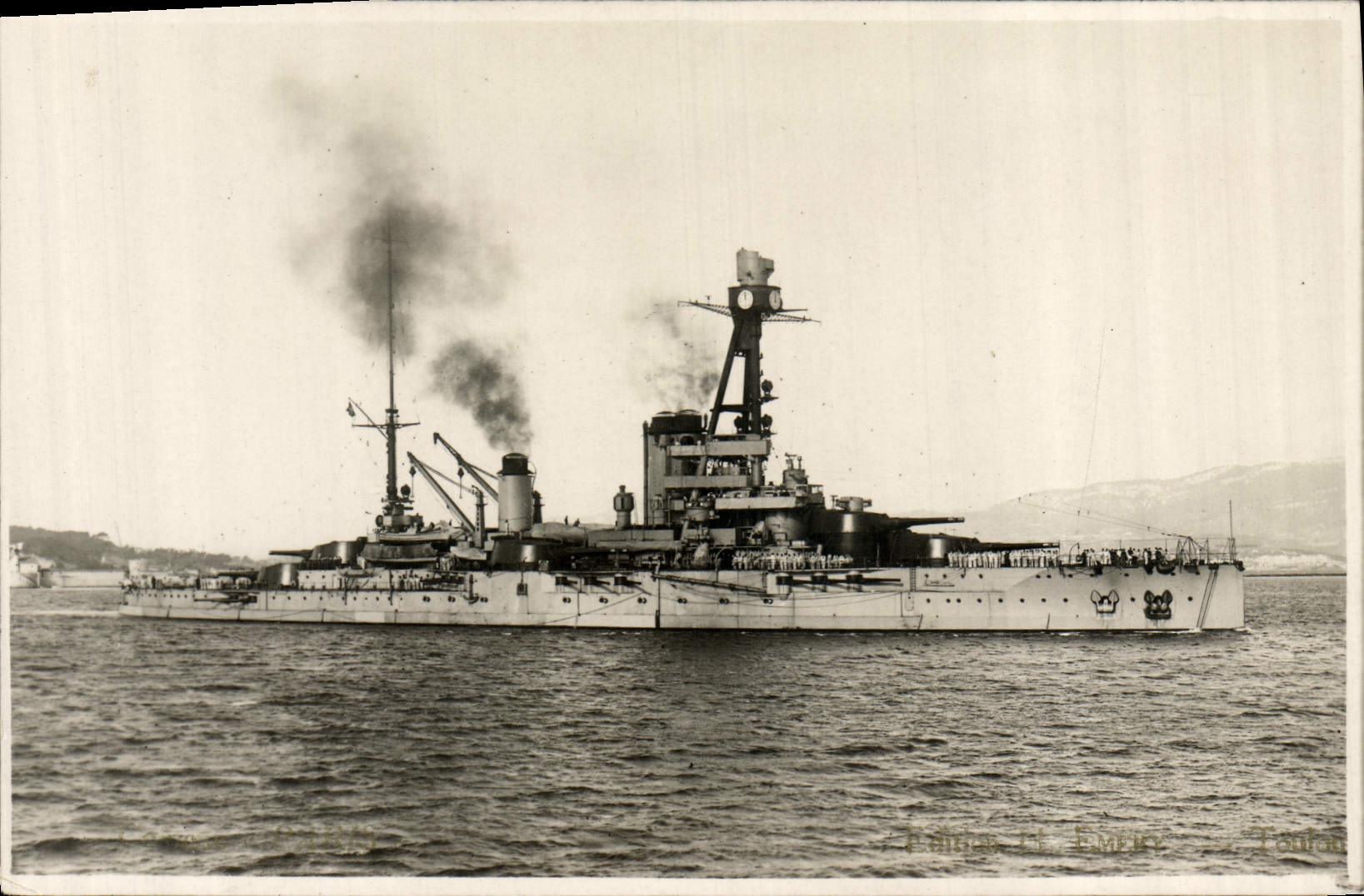 CPA Bateau Guerre Cuirasse Paris 