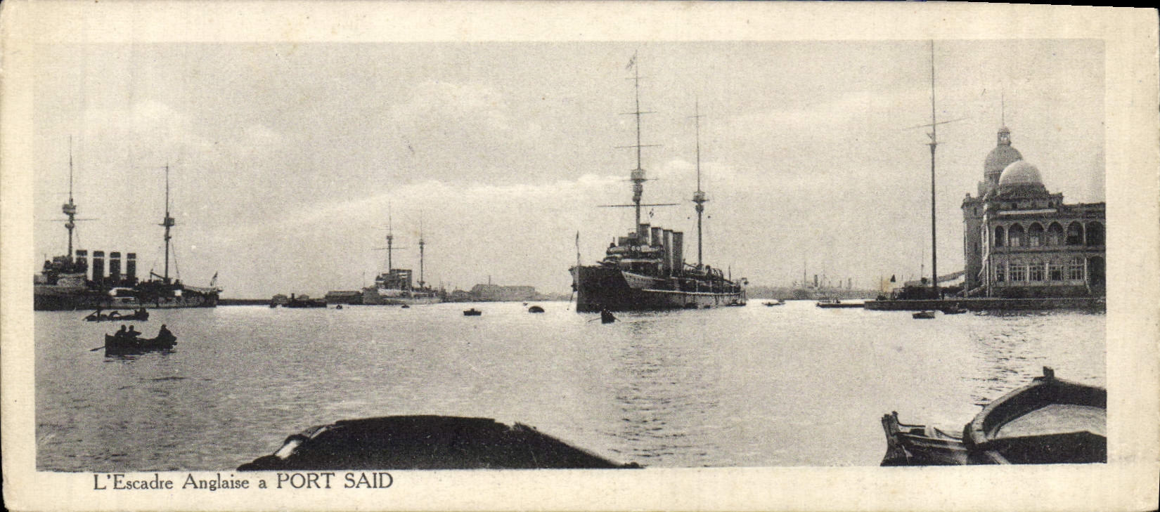 CPA Bateau Guerre Escadre anglaise a Port Said Egypte Egypt