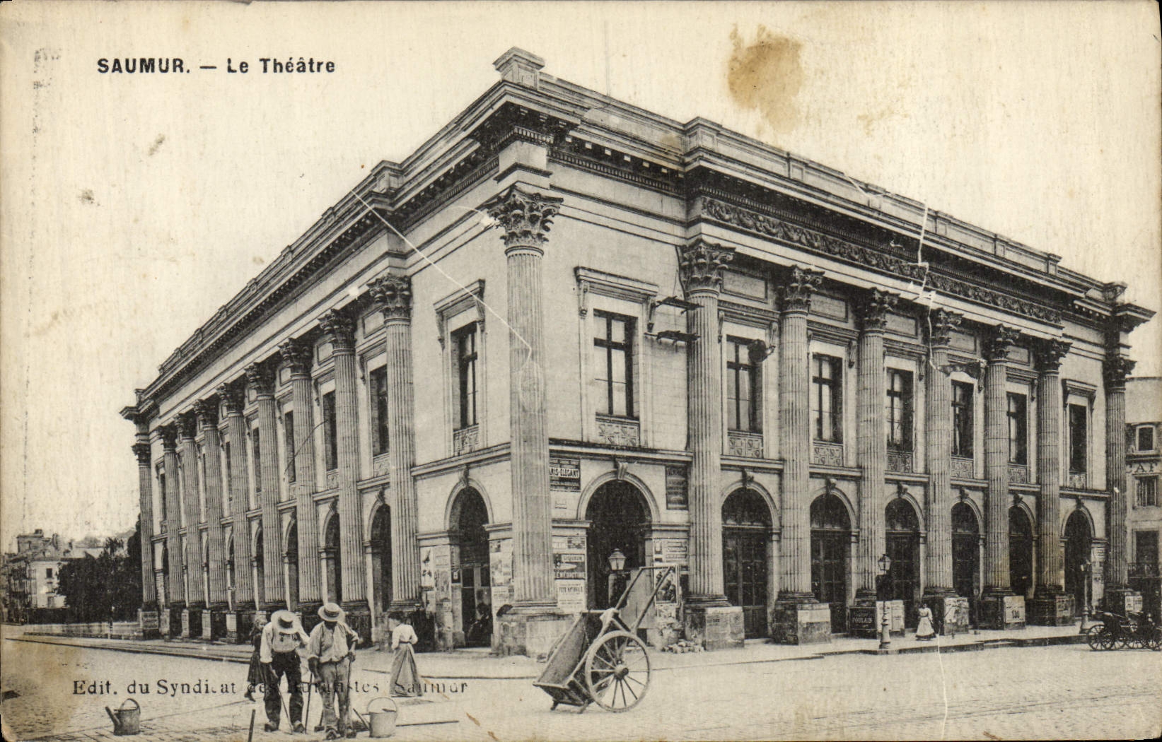 VINTAGE POSTCARD the Saumur theater