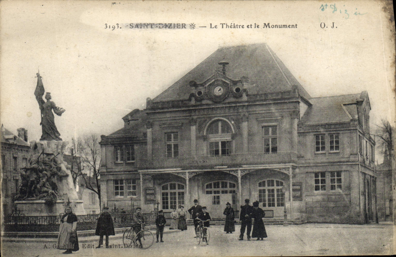 VINTAGE POSTCARD Holy Dizier the theater and the monument
