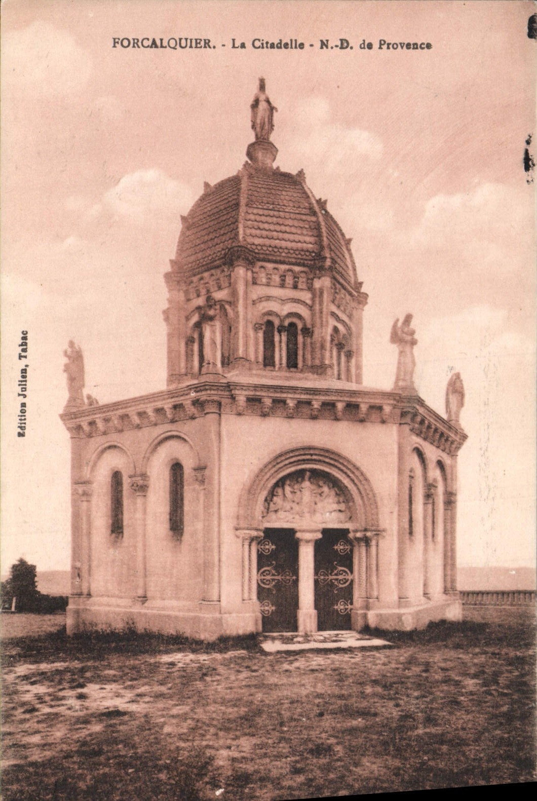 VINTAGE POSTCARD Forcalquier the Notre Dame Citadel of Provence