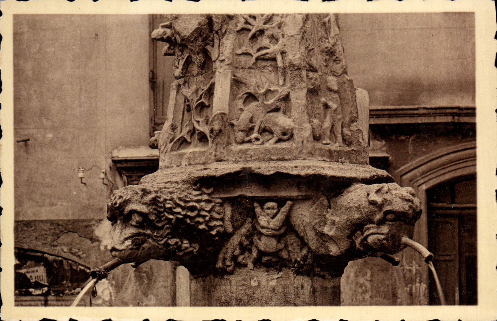 VINTAGE POSTCARD Forcalquier Fountain Saint Michel