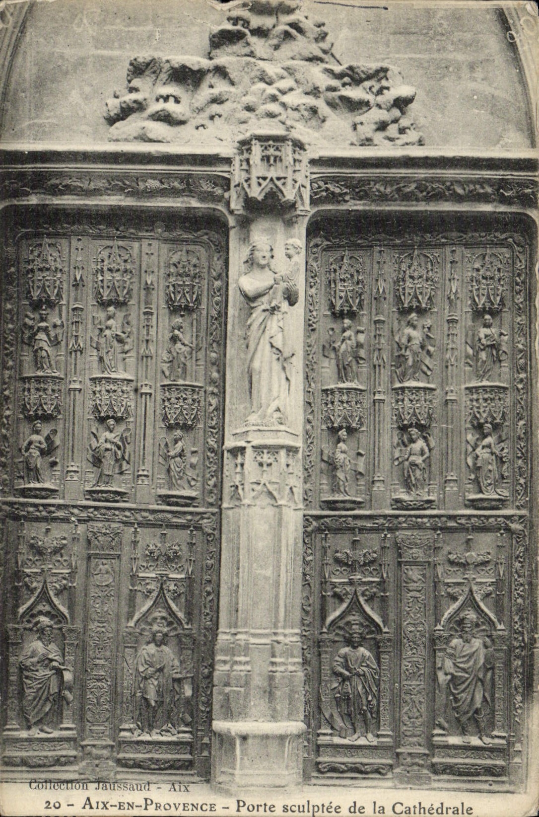 CPA Aix En Provence Porte Sculptee de la Cathedrale