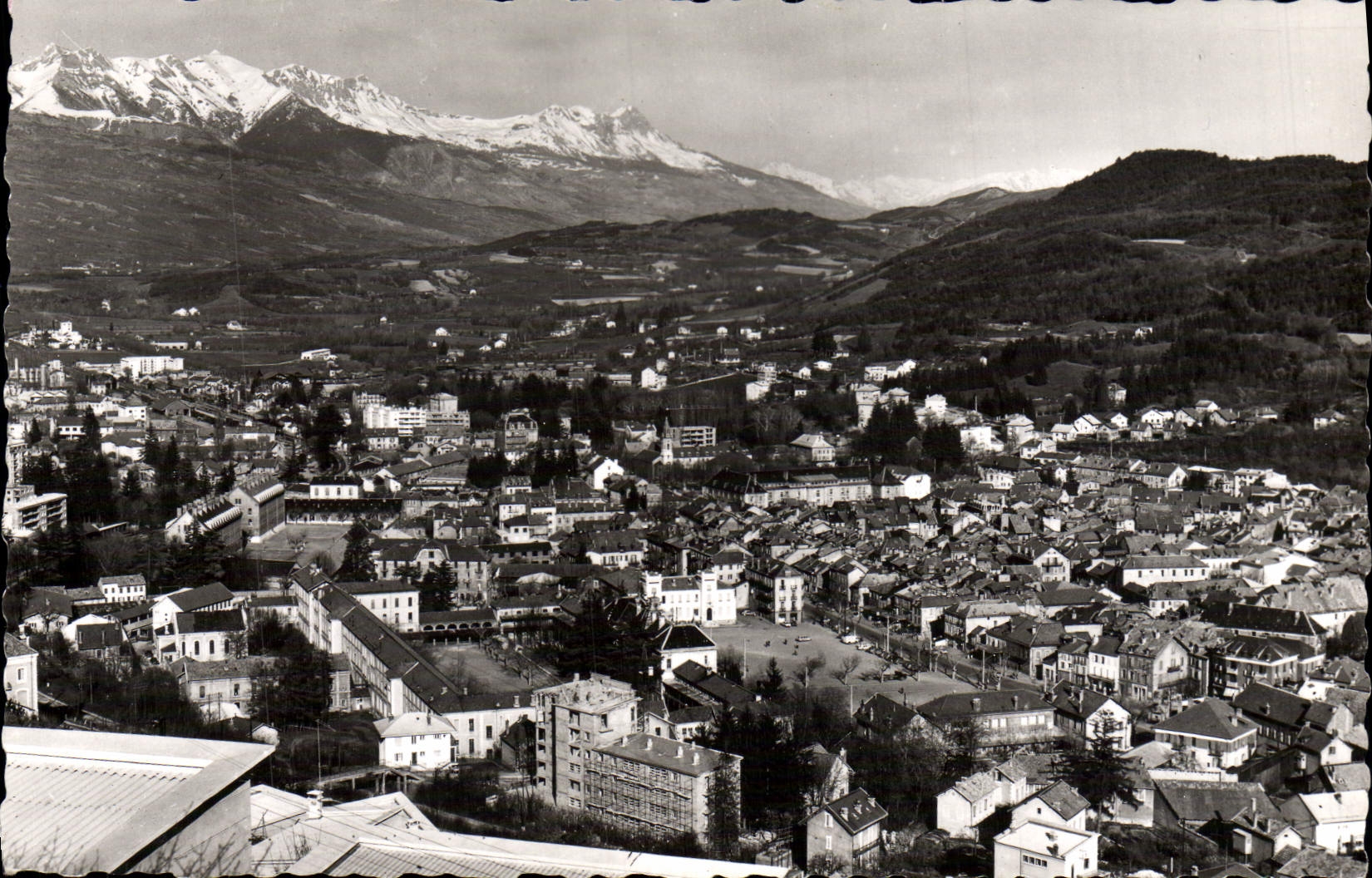 MODERN CARD Gap and its surroundings At the bottom Embrunais