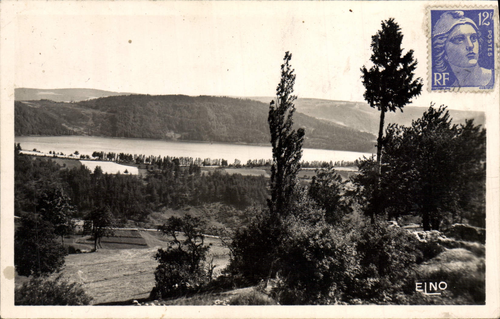 VINTAGE POSTCARD Lake D' Issarles View taken of Wise