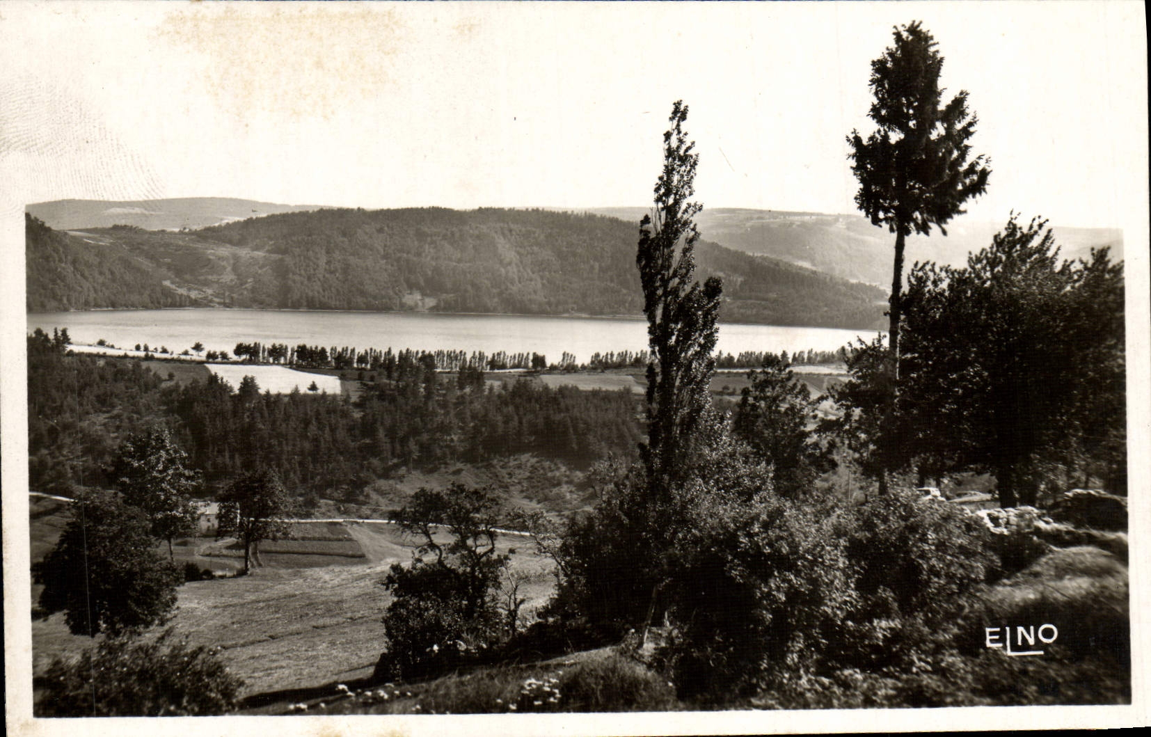 VINTAGE POSTCARD Lake D' Issarles View taken of the Wise one