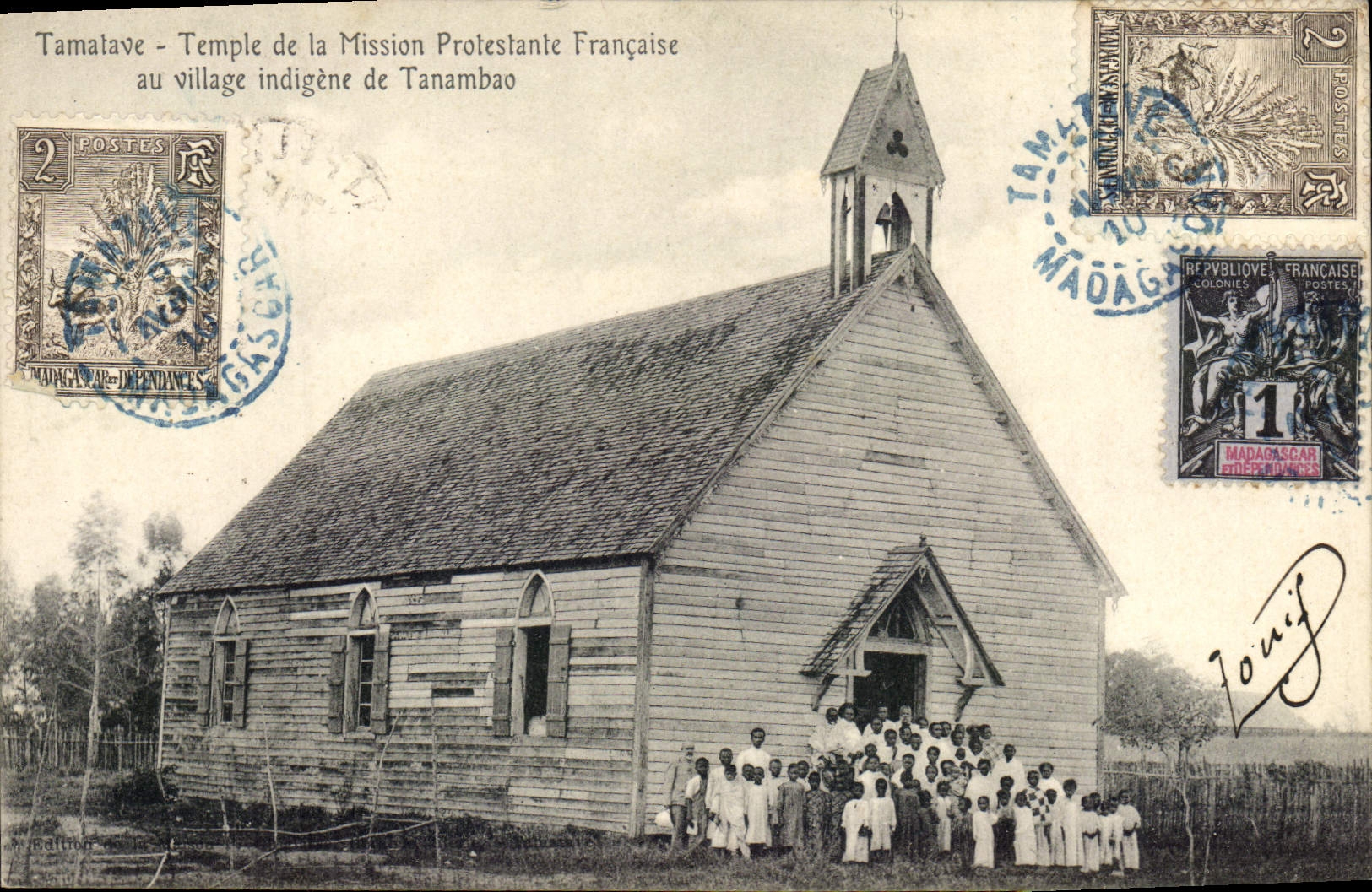 CPA Temple protestant Tamalave Temple de la mission francaise au village indigene de Tanambao Madagascar