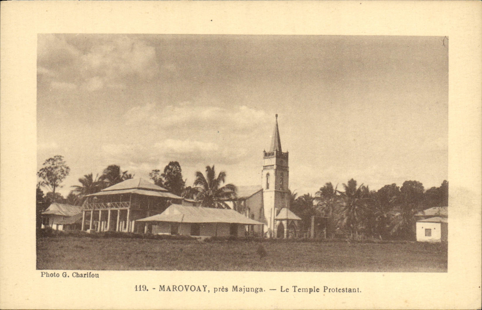 VINTAGE POSTCARD Temple protesting Marovoay close Majunga Madagascar