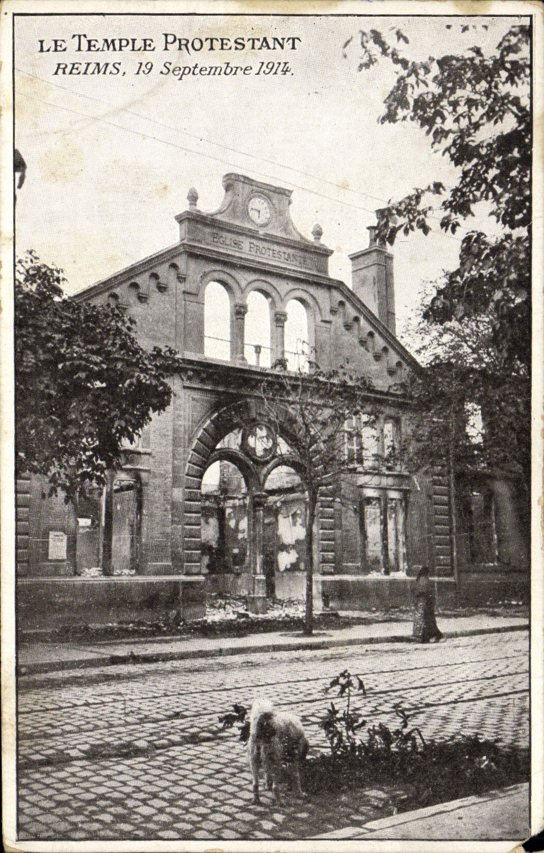 CPA Temple protestant Reims Militaria