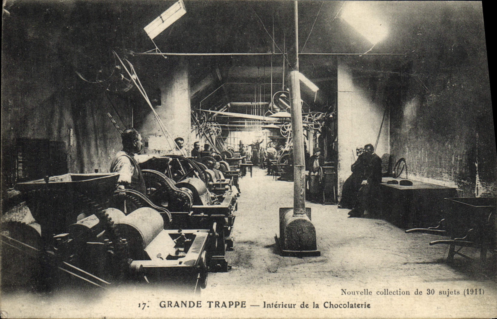 CPA Grande Trappe Interieur de la chocolaterie