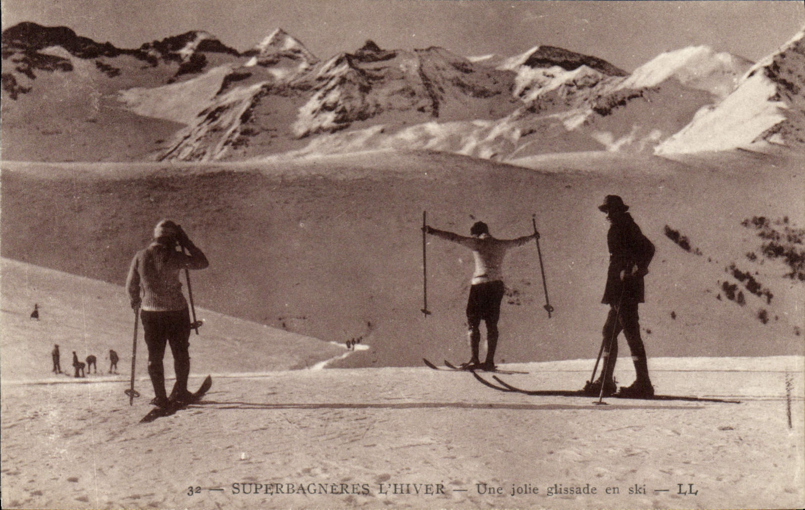 VINTAGE POSTCARD Winter sports Ski a pretty slip in ski