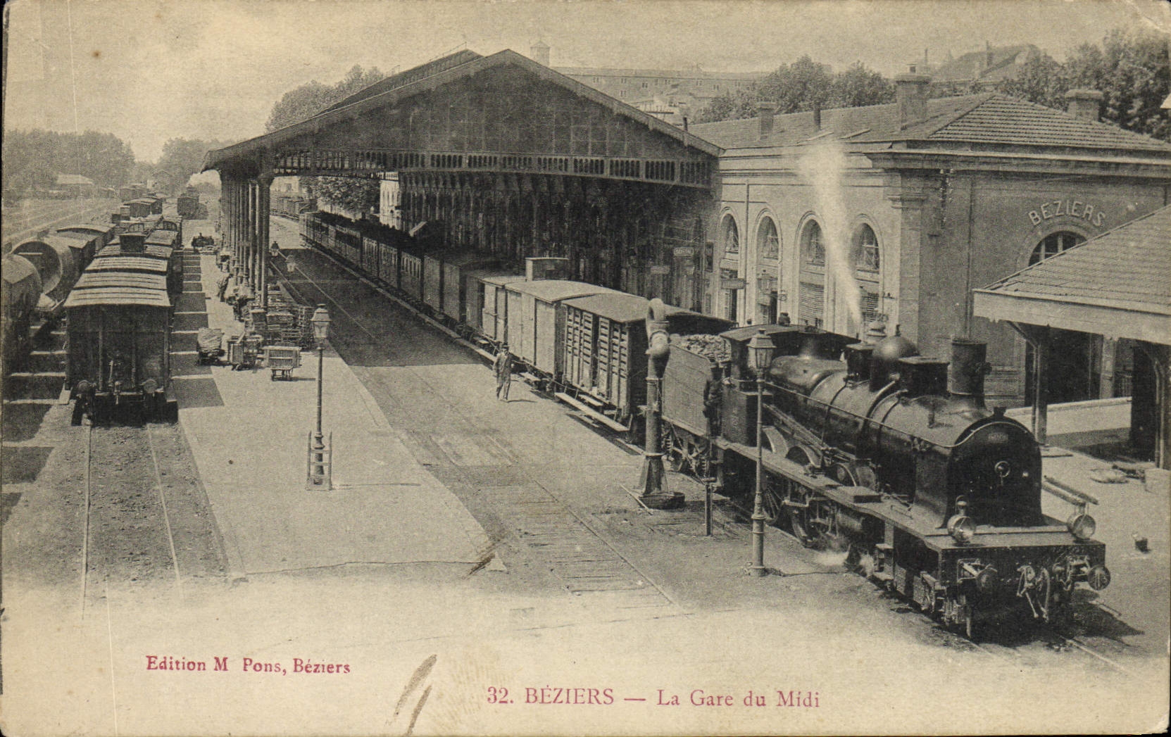 CPA Train Locomotive Beziers Gare du Midi