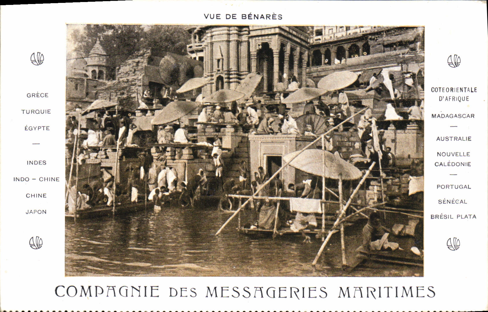 CPA Bateau Messageries Maritimes Vue de Benares Inde