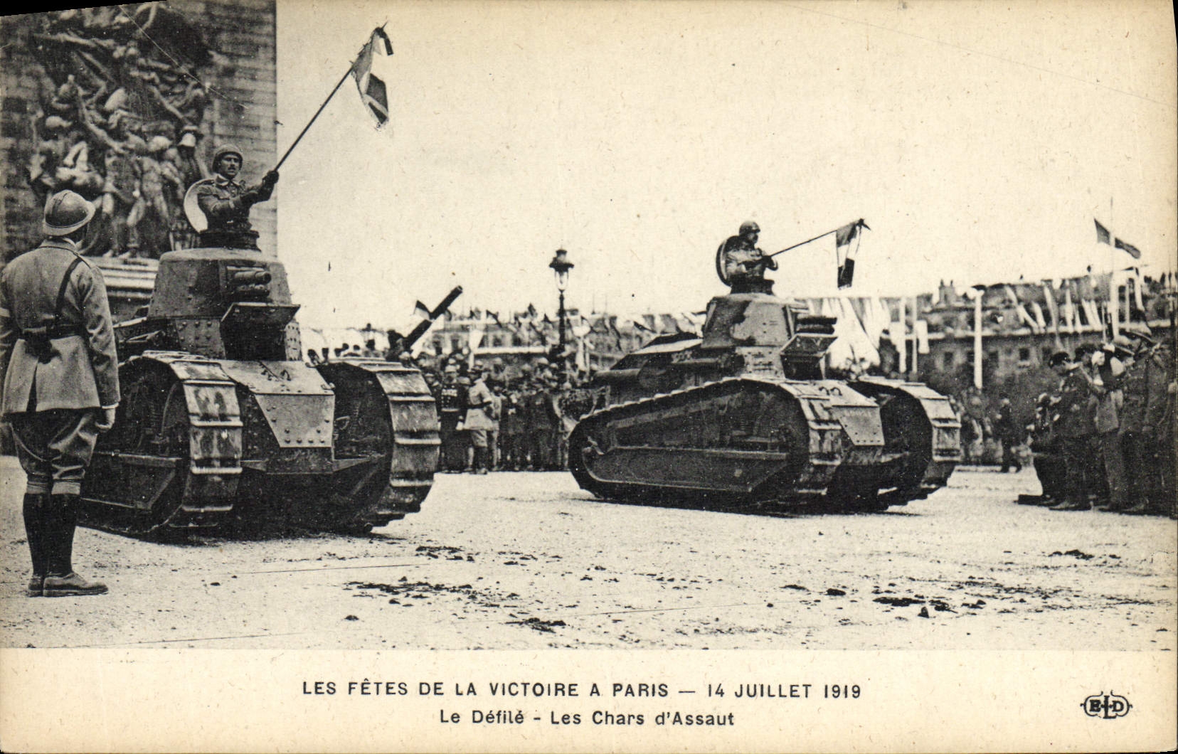 Festivales del tanque de Militaria de la POSTAL de la VENDIMIA Victoire del 14 de julio de 1919 los tanques de la procesión