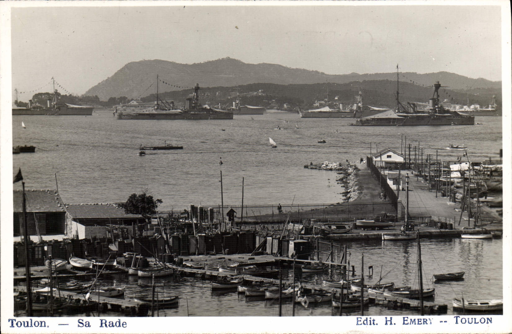 CPA Bateau Guerre Toulon Sa rade 