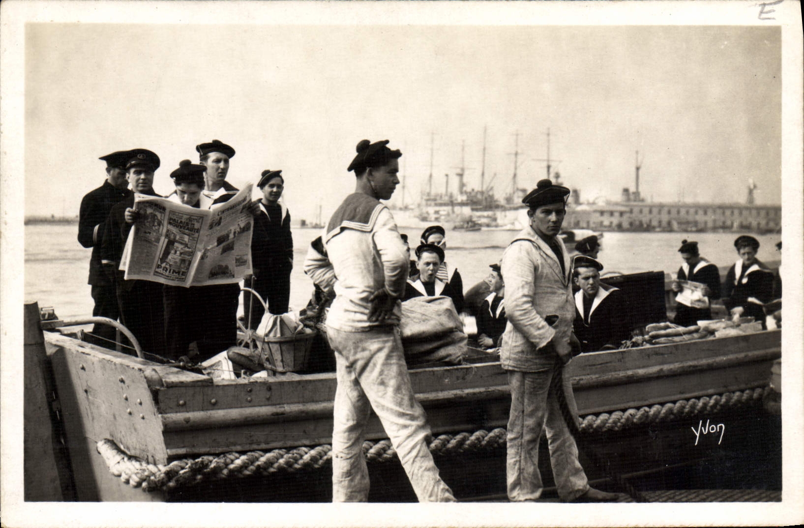 CPA Bateau Guerre Cote d'Azur Toulon Les gars de la marine