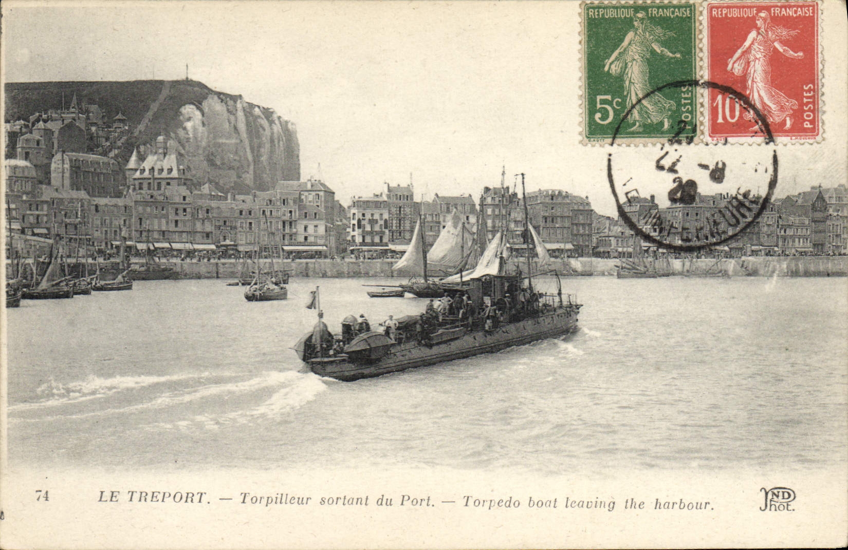 CPA Bateau Guerre Le Treport Torpilleur sortant du port