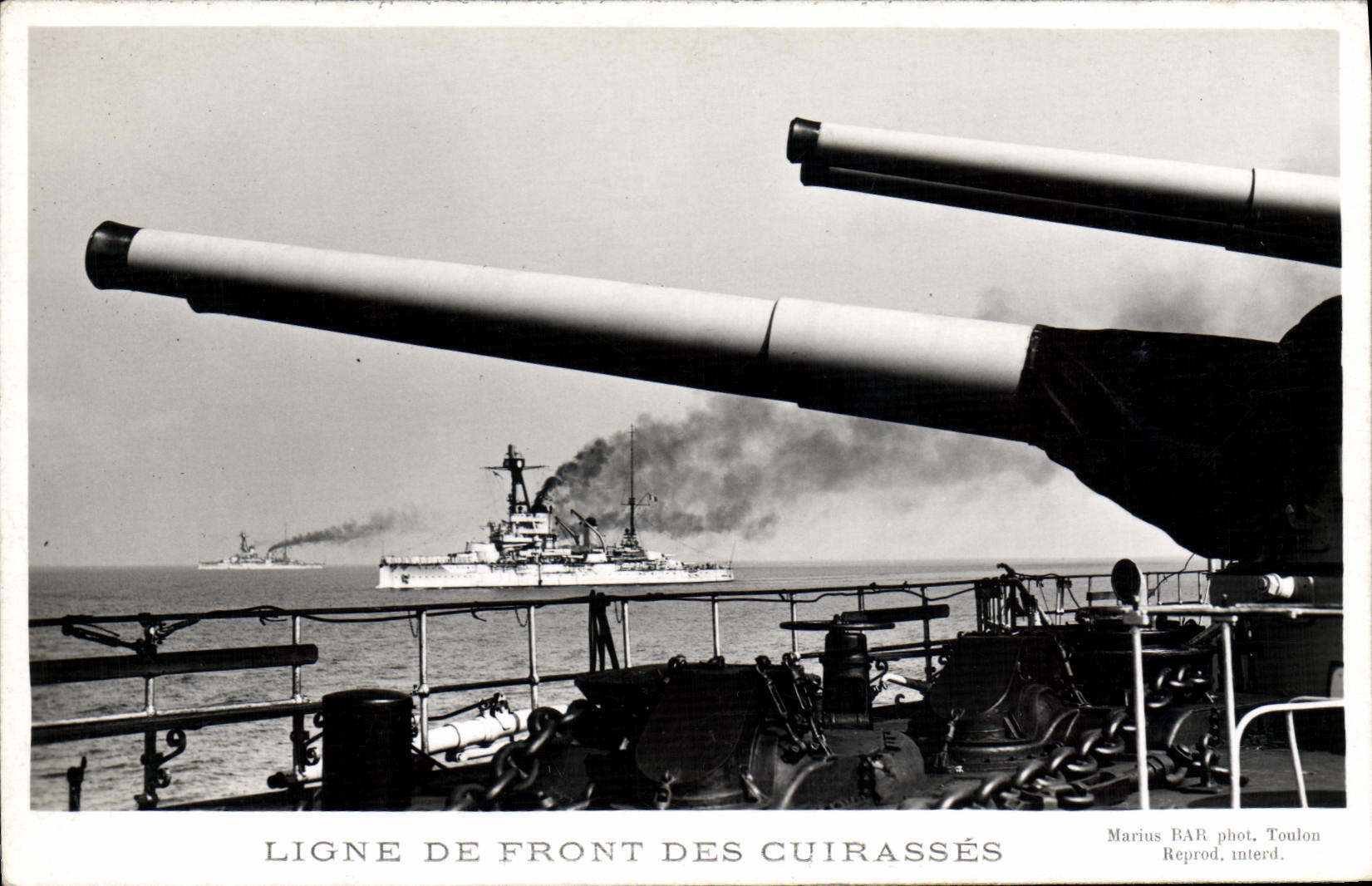 CPA Bateau Guerre Ligne de front des cuirasses