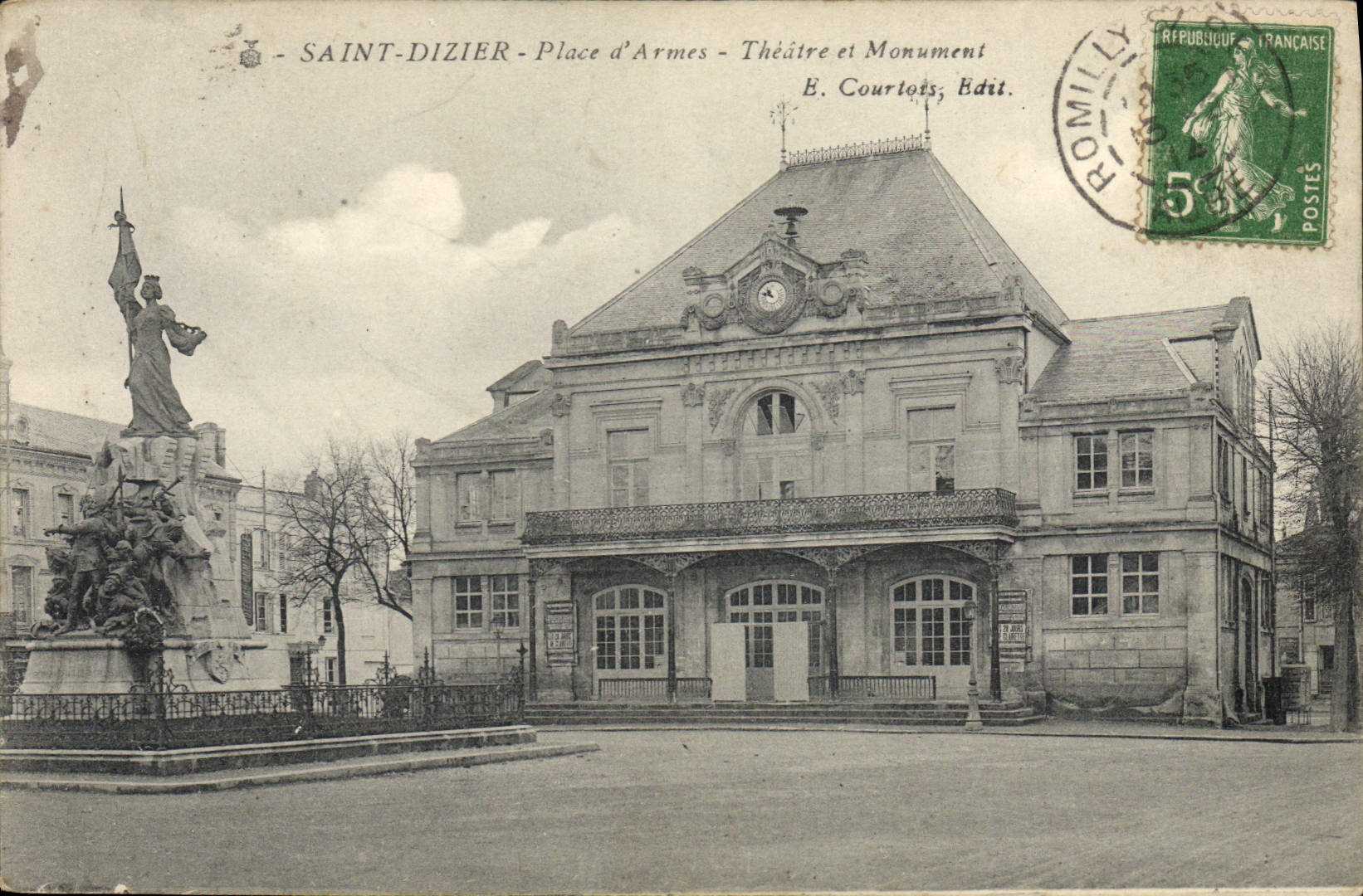 VINTAGE POSTCARD Saint-Dizier Places of weapons the theater and monument