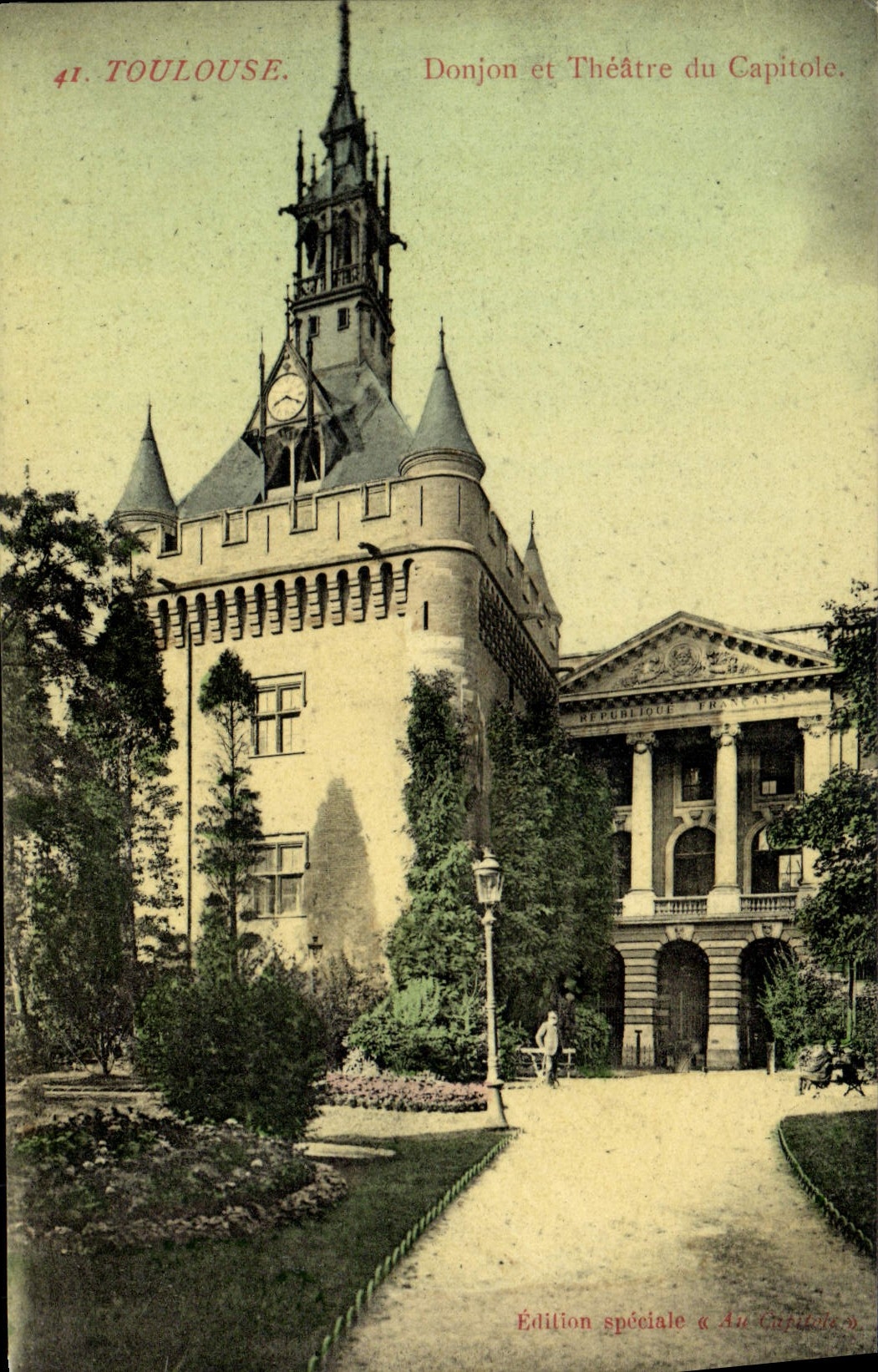 VINTAGE POSTCARD Toulouse Keep and theater of Capitole