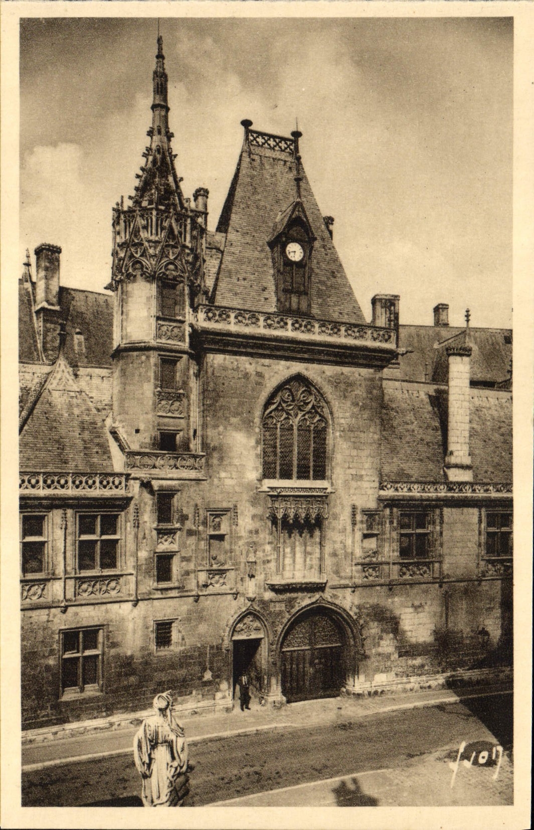 POSTAL Bourges de la VENDIMIA el hotel del corazón de Jacques el ataque frontal