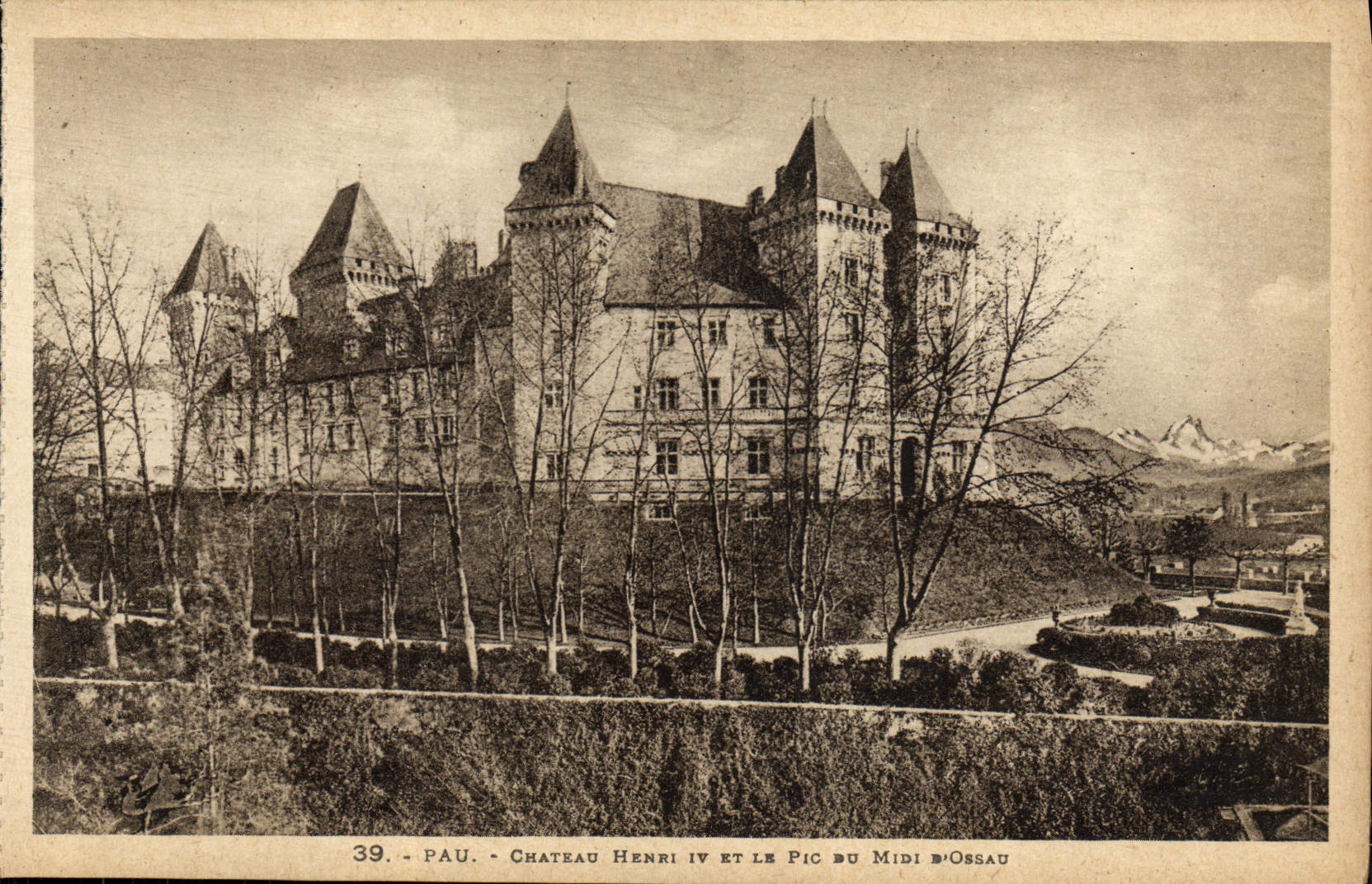 CPA Pau Chateau Henri IV et le pic du Midi d'Ossau