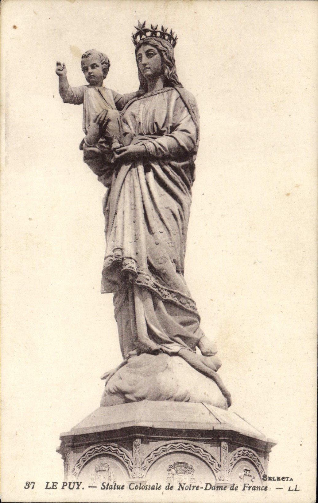 VINTAGE POSTCARD Puy in Velay Rules Colossal of Notre Dame de France