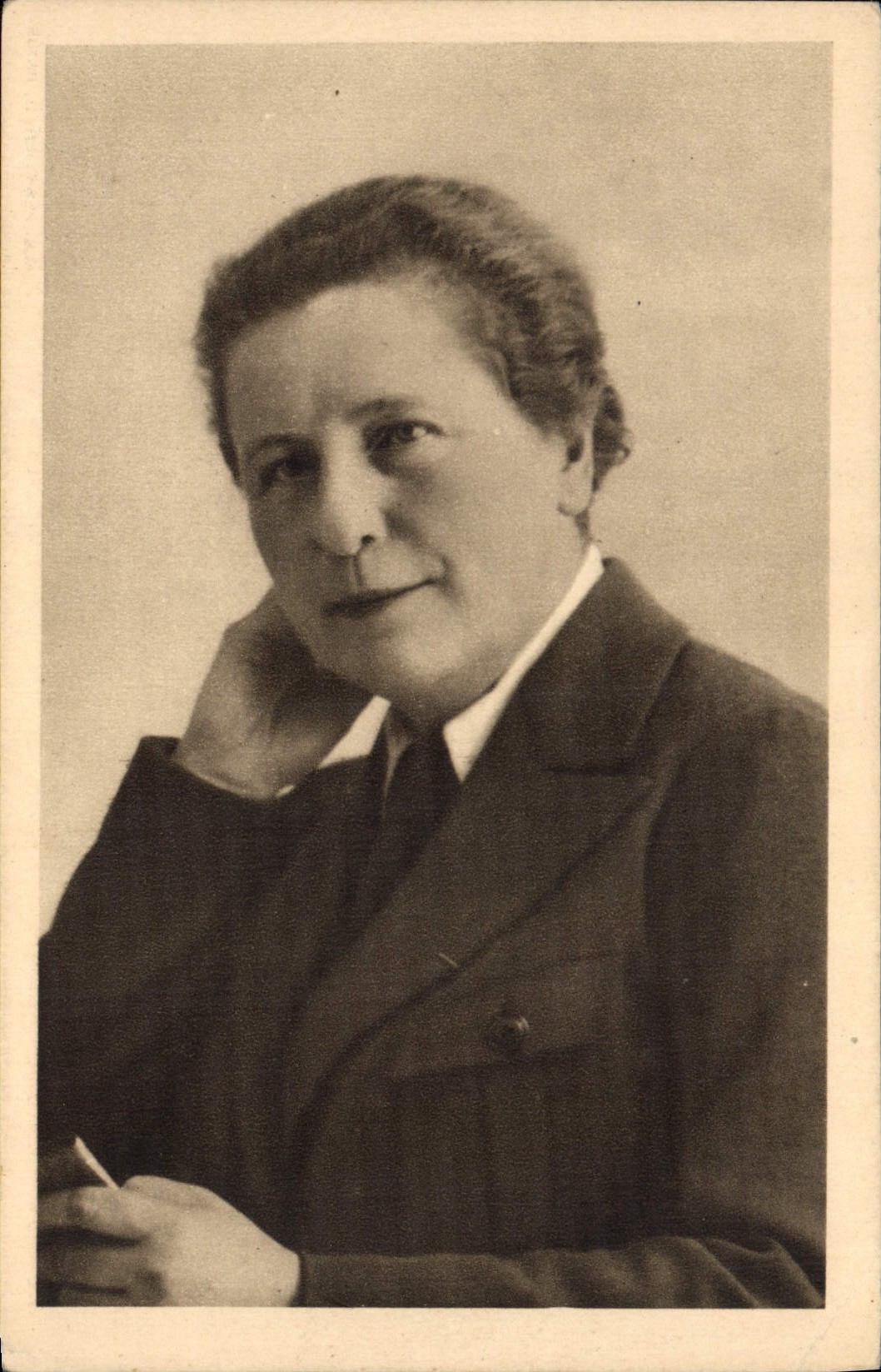 VINTAGE POSTCARD Scout Jamboree Scouting the police chief main road