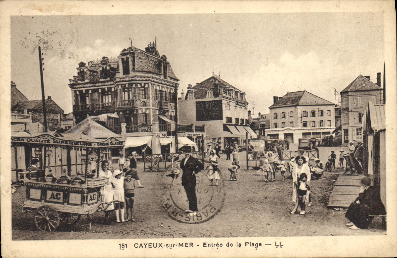VINTAGE POSTCARD Cayeux on Entered Sea of the beach Merchant of ices
