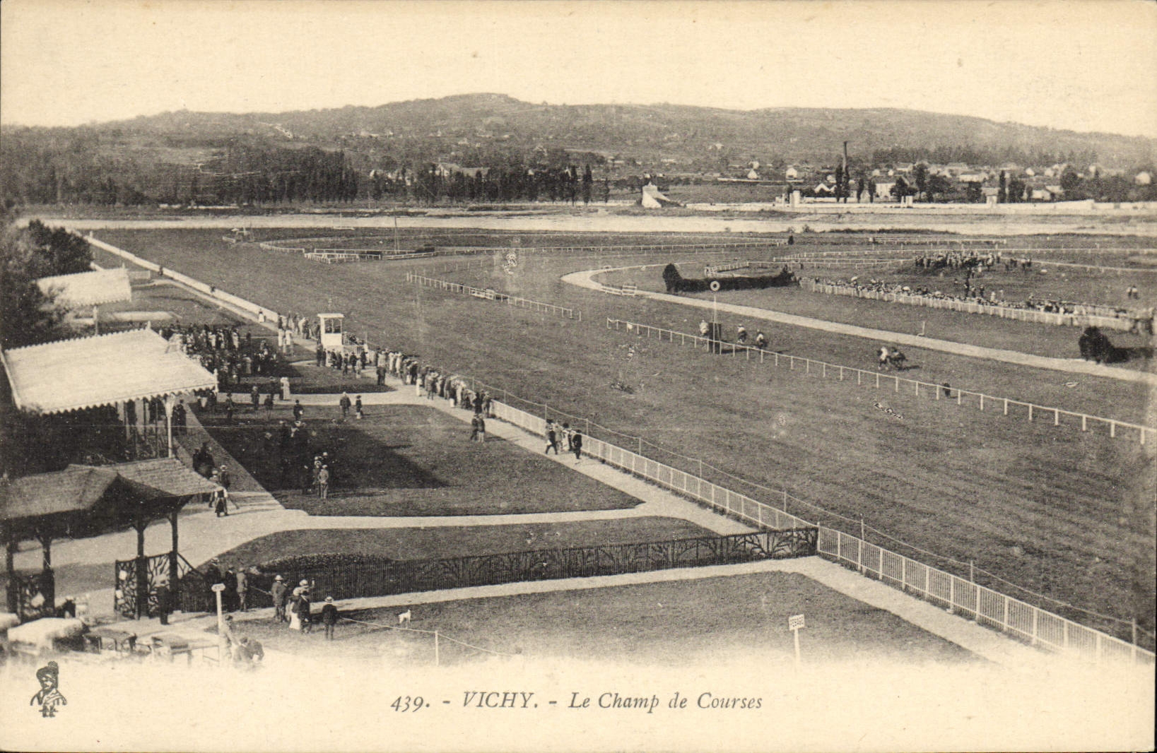CPA Cheval Equitation Hippisme Vichy Le Champ de courses