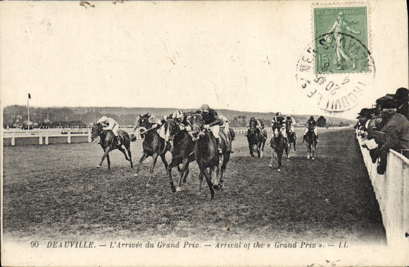Equitación Hippisme Deauville del caballo de la POSTAL de la VENDIMIA la llegada del Prix magnífico