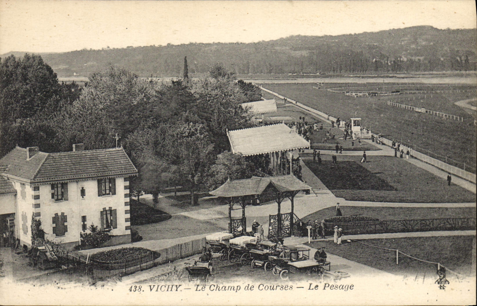 CPA Cheval Equitation Hippisme Vichy Le Champ de courses Le pesage