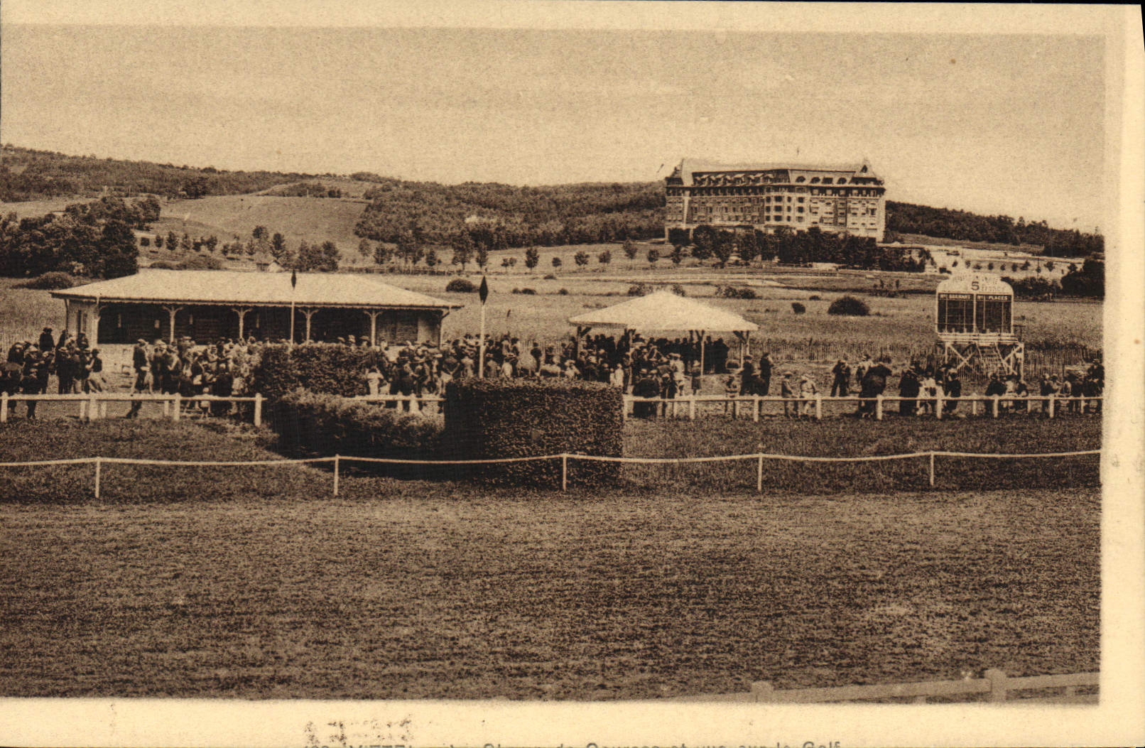CPA Cheval Equitation Hippisme Vichy Le Champ de courses