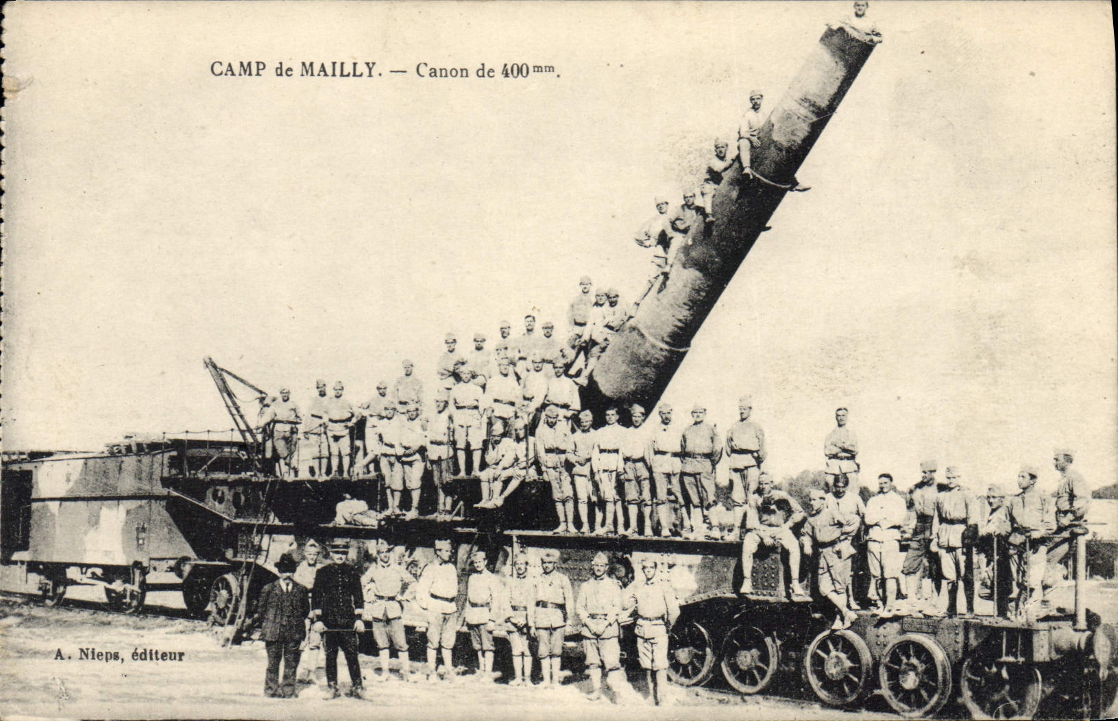 CPA Militaria Camp de mailly Canon de 400mm