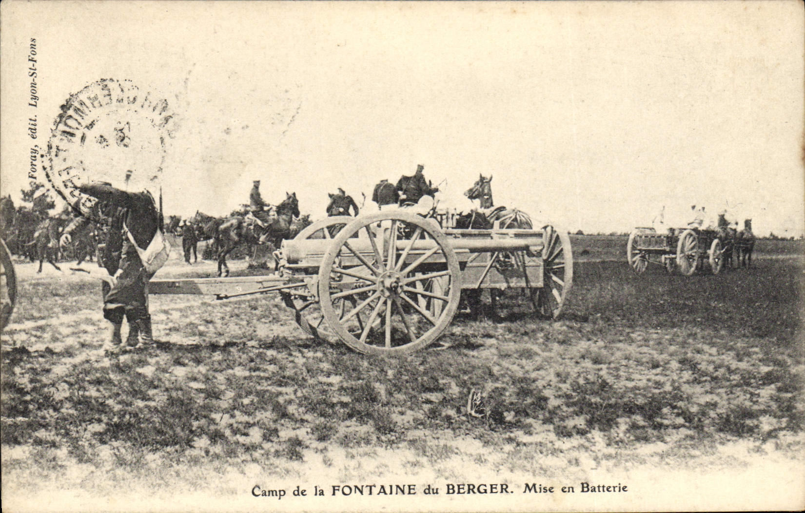 CPA Militaria Camp de la Fontaine du Berger Mise en batterie 