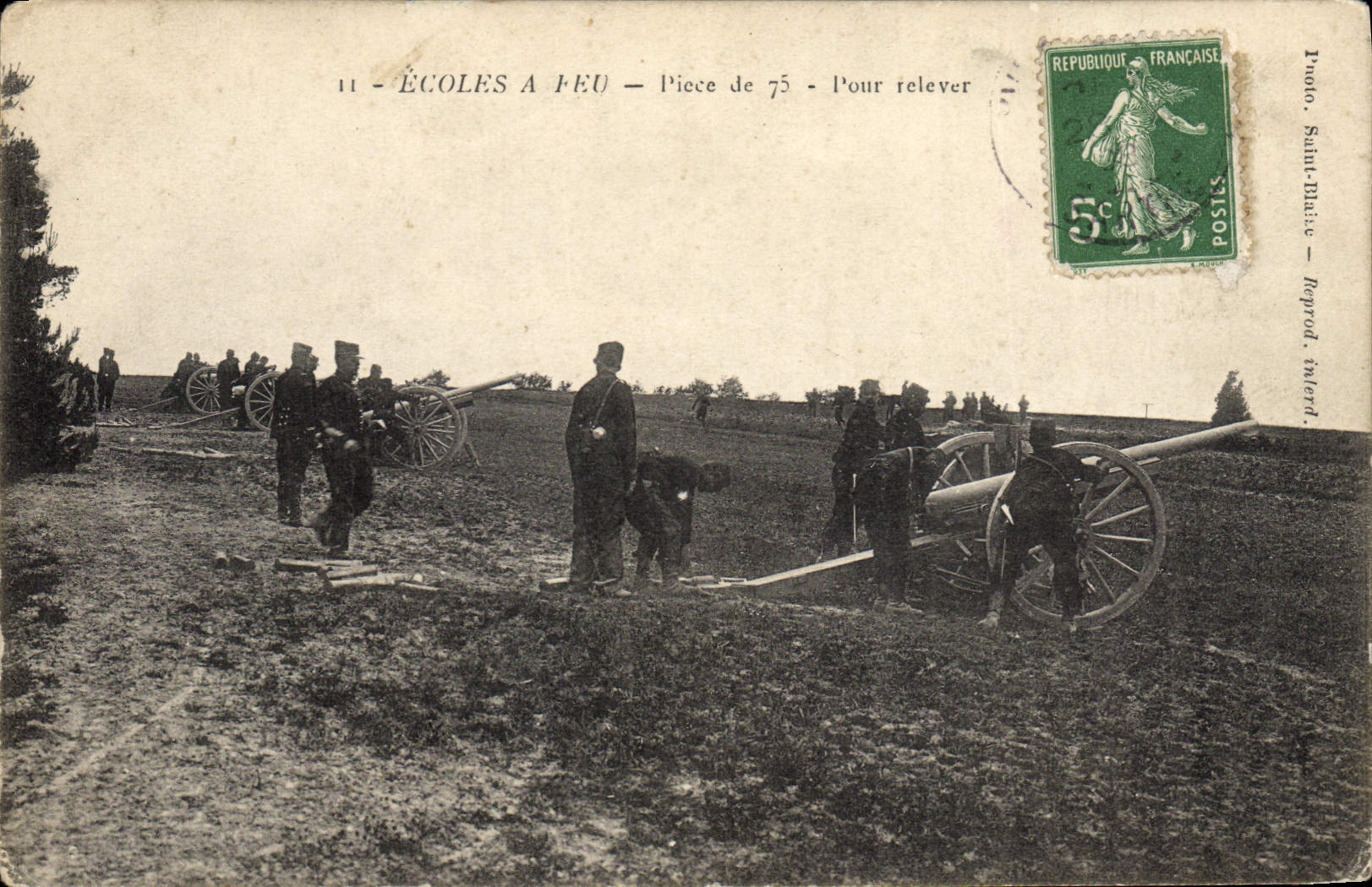 VINTAGE POSTCARD Militaria Ecoles has fire Piece of 75 to raise