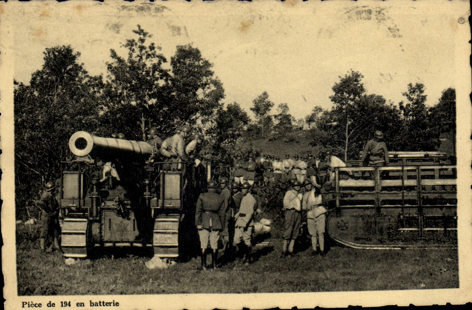 CPA Militaria Piece de 194 en batterie 
