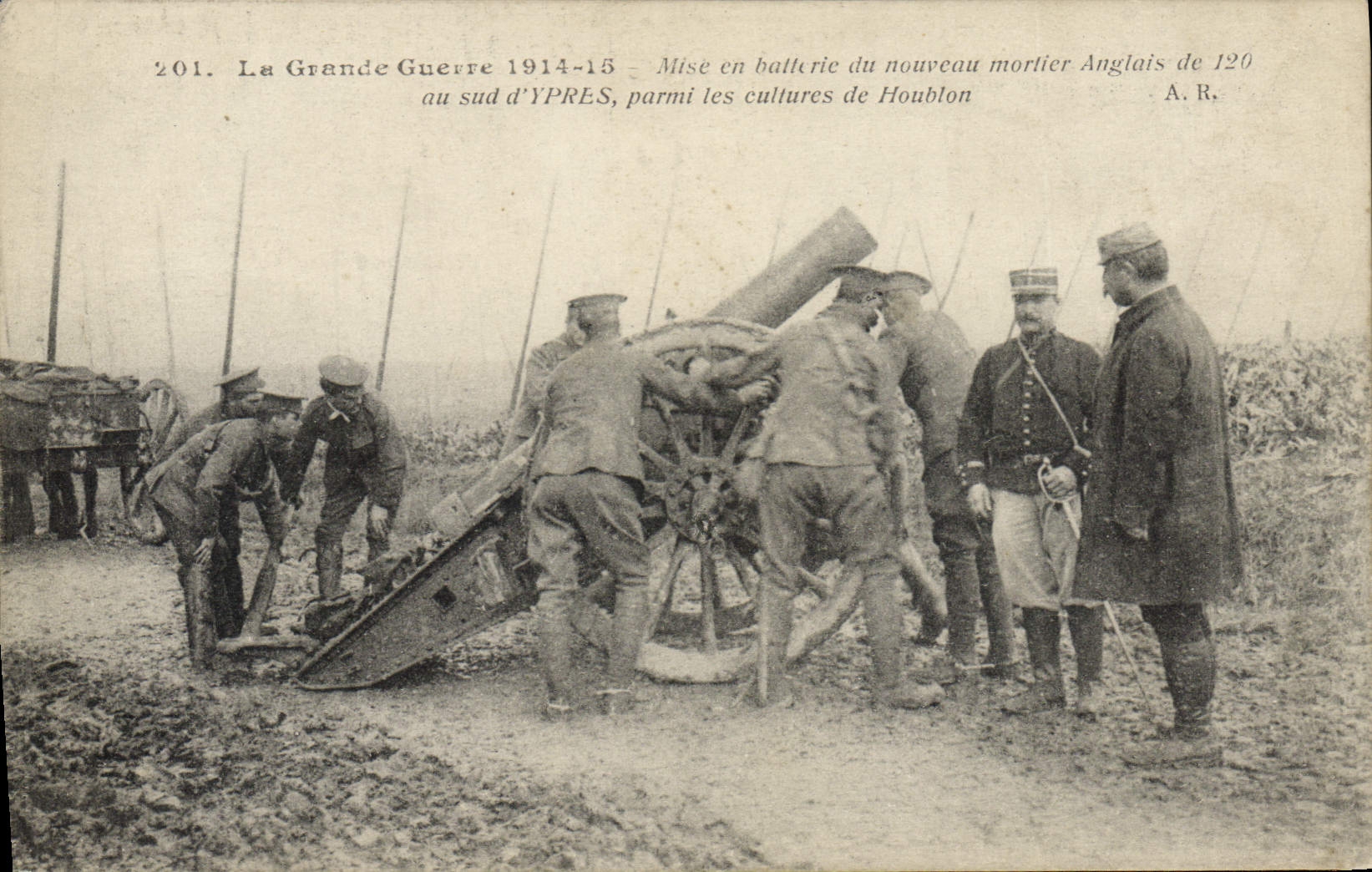 VINTAGE POSTCARD Militaria Put out of battery of the new English mortar of 120 at the south of Ypres among the Hop cultures
